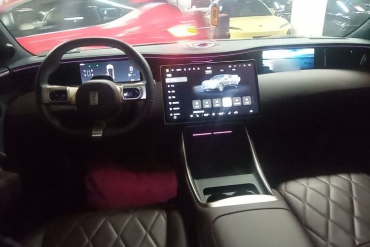 Used Avatr 11 2024 730 Luxury Edition with Three Lasers and Rear-Wheel Drive Center Console