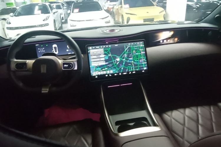 Used Avatr 11 2024 730 Luxury Edition with Three Lasers and Rear-Wheel Drive Center Console