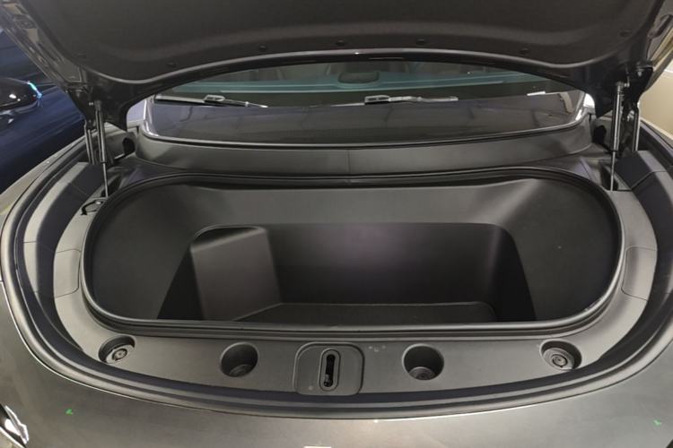 Used Avatr 11 2024 730 Luxury Edition with Three Lasers and Rear-Wheel Drive Engine Bay