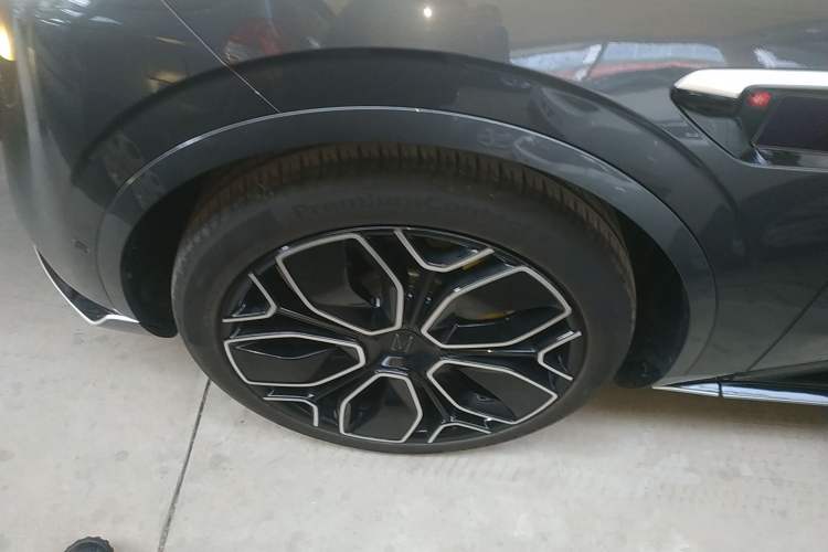 Used Avatr 11 2024 730 Luxury Edition with Three Lasers and Rear-Wheel Drive Exterior 3