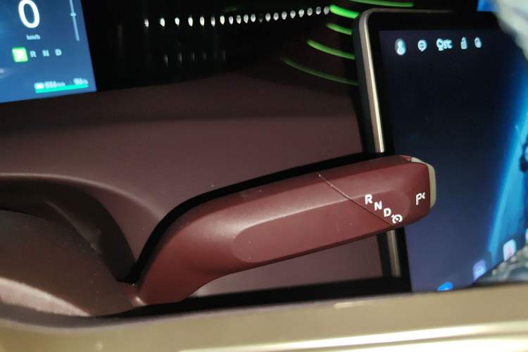 Used Avatr 11 2024 580 Three-Laser Four-Wheel Drive Luxury Edition Gear Lever