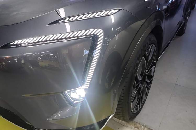 Used Avatr 11 2024 730 Luxury Edition with Three Lasers and Rear-Wheel Drive Left Front Headlight