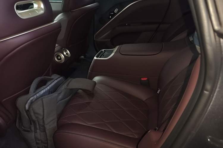 Used Avatr 11 2024 730 Luxury Edition with Three Lasers and Rear-Wheel Drive Left Rear Seat