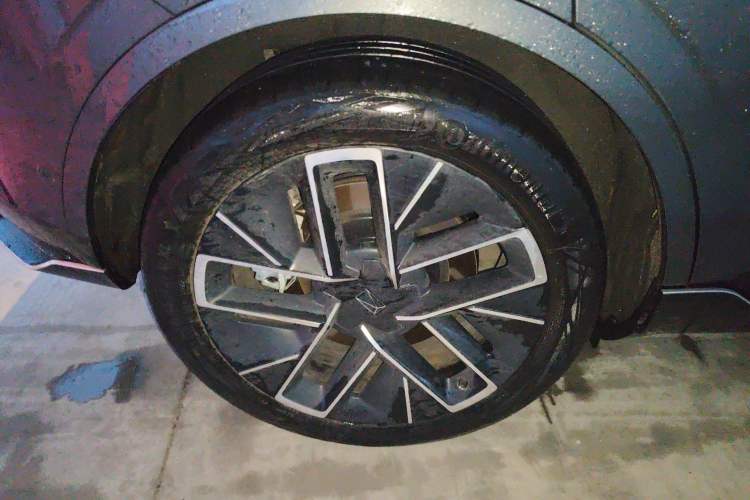 Used Avatr 11 2024 580 Three-Laser Four-Wheel Drive Luxury Edition Right Rear Wheel Hub