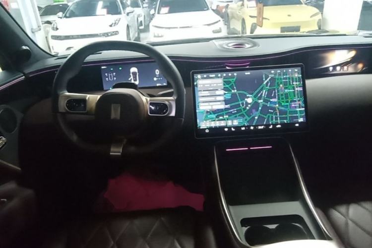 Used Avatr 11 2024 730 Luxury Edition with Three Lasers and Rear-Wheel Drive Steering Wheel