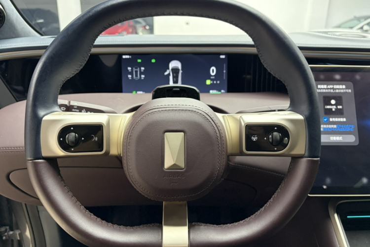 Used Avatr 11 2024 730 Luxury Edition with Three Lasers and Rear-Wheel Drive Steering Wheel