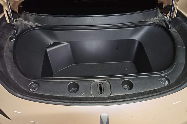 Used Avatr 11 2024 580 Three-Laser Four-Wheel Drive Luxury Edition Engine Bay