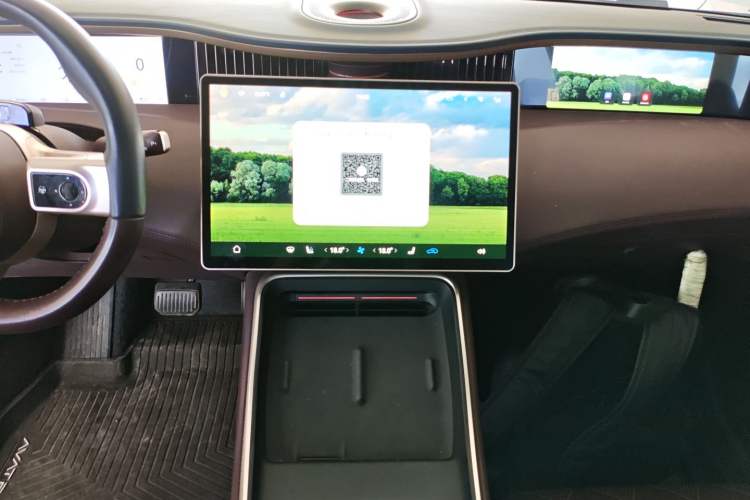 Used Avatr 11 2024 580 Three-Laser Four-Wheel Drive Luxury Edition Audio And AC Panel