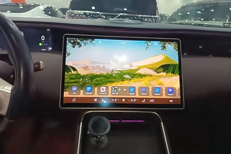 Used Avatr 11 2024 630 Rear-Wheel Drive Edition with Three Lasers Audio And AC Panel