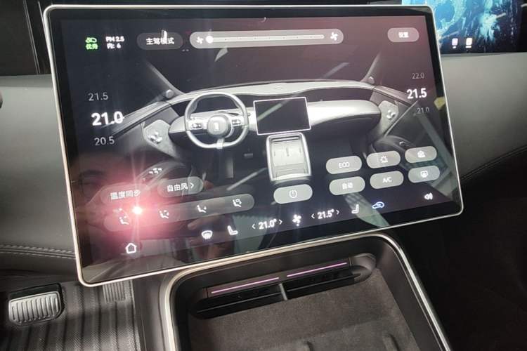 Used Avatr 11 2024 630 Rear-Wheel Drive Edition with Three Lasers Audio And AC Panel