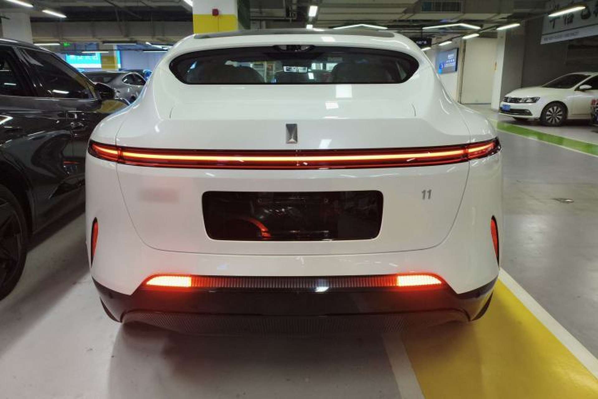 Used Avatr 11 2024 630 Rear-Wheel Drive Edition with Three Lasers Exterior 4
