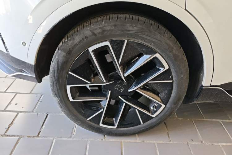 Used Avatr 11 2024 580 Three-Laser Four-Wheel Drive Luxury Edition Exterior 5