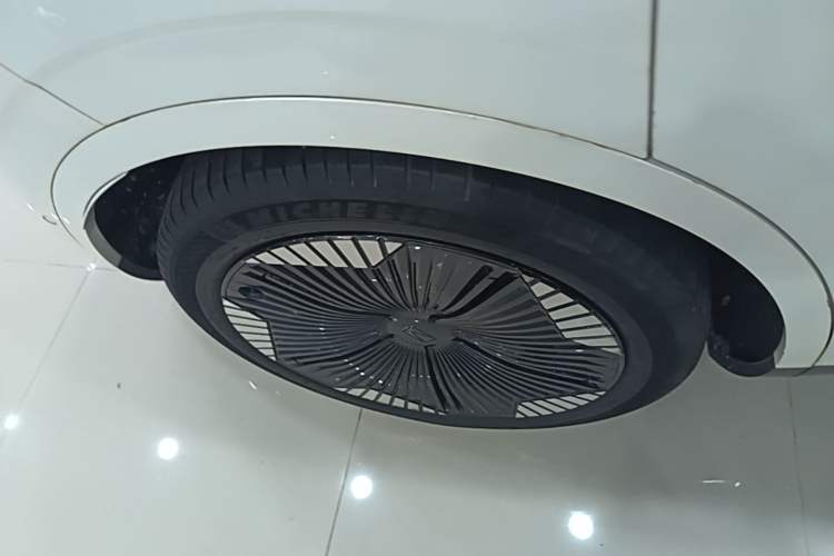 Used Avatr 11 2024 630 Rear-Wheel Drive Edition with Three Lasers Exterior 5