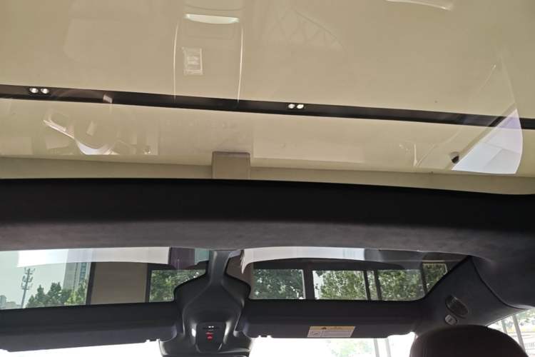 Used Avatr 11 2024 580 Three-Laser Four-Wheel Drive Luxury Edition Headliner