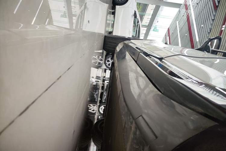 Used Avatr 11 2024 630 Rear-Wheel Drive Edition with Three Lasers Left Side Sill