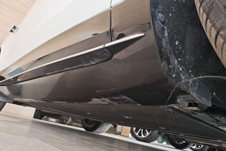 Used Avatr 11 2024 580 Three-Laser Four-Wheel Drive Luxury Edition Right Side Sill
