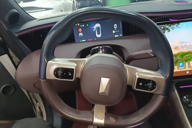 Used Avatr 11 2024 630 Rear-Wheel Drive Edition with Three Lasers Steering Wheel