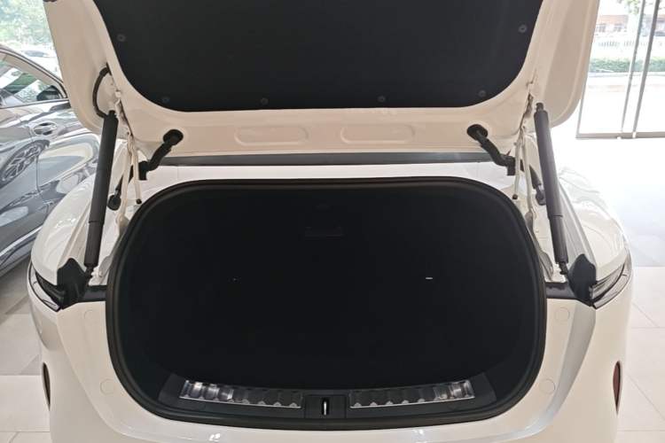 Used Avatr 11 2024 580 Three-Laser Four-Wheel Drive Luxury Edition Trunk