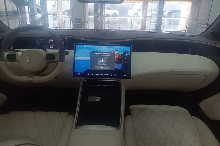 Used Avatr 11 2024 630 Rear-Wheel Drive Edition with Three Lasers Center Console