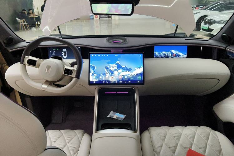 Used Avatr 11 2024 630 Rear-Wheel Drive Edition with Three Lasers Center Console