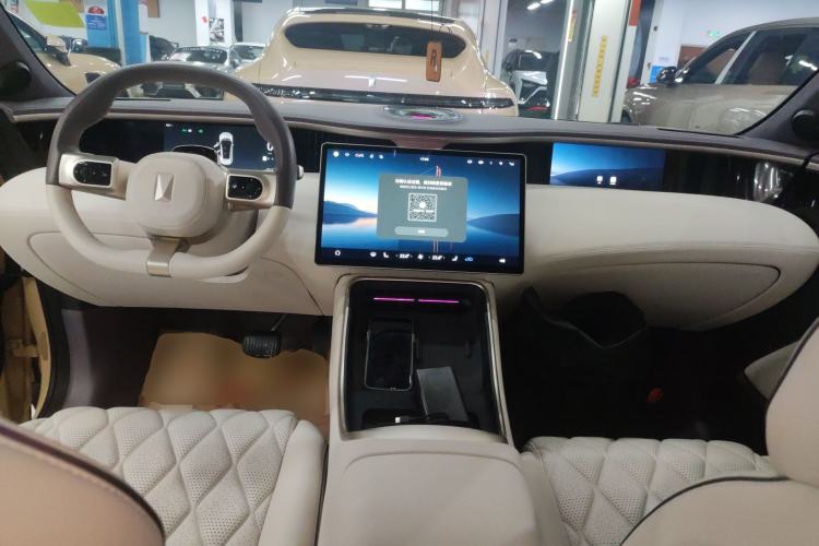 Used Avatr 11 2024 630 Rear-Wheel Drive Edition with Three Lasers Center Console
