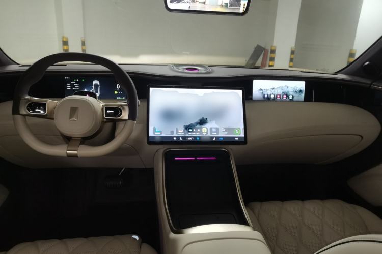 Used Avatr 11 2024 630 Rear-Wheel Drive Edition with Three Lasers Center Console