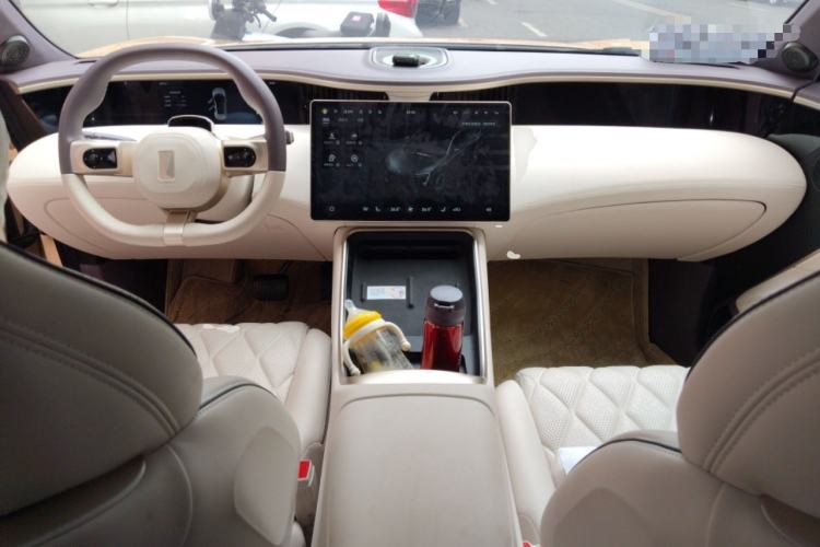 Used Avatr 11 2024 630 Rear-Wheel Drive Edition with Three Lasers Center Console