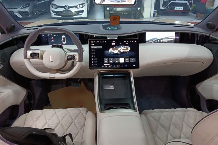 Used Avatr 11 2024 630 Rear-Wheel Drive Edition with Three Lasers Center Console