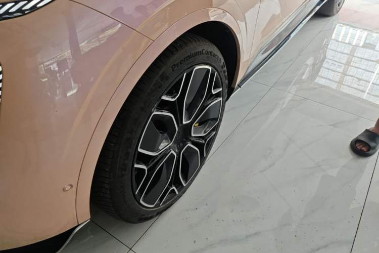 Used Avatr 11 2024 630 Rear-Wheel Drive Edition with Three Lasers Exterior 4