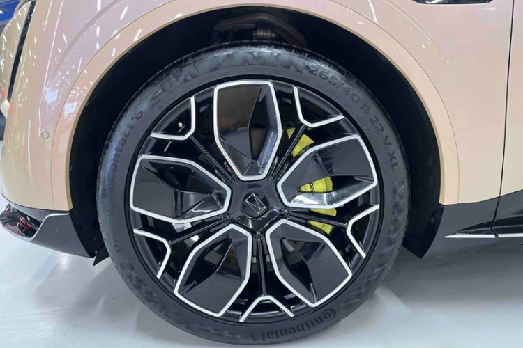 Used Avatr 11 2024 630 Rear-Wheel Drive Edition with Three Lasers Exterior 5