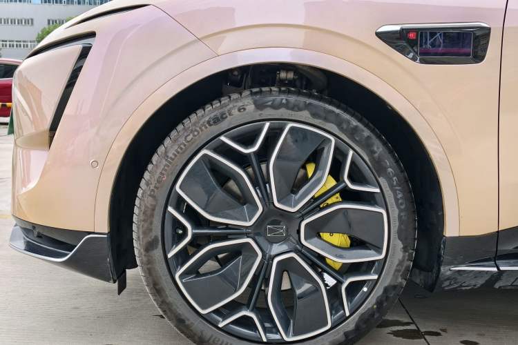 Used Avatr 11 2024 630 Rear-Wheel Drive Edition with Three Lasers Exterior 6