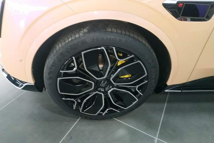 Used Avatr 11 2024 630 Rear-Wheel Drive Edition with Three Lasers Exterior 7