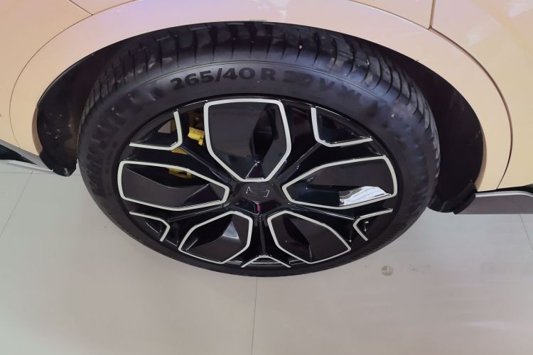 Used Avatr 11 2024 630 Rear-Wheel Drive Edition with Three Lasers Exterior 8