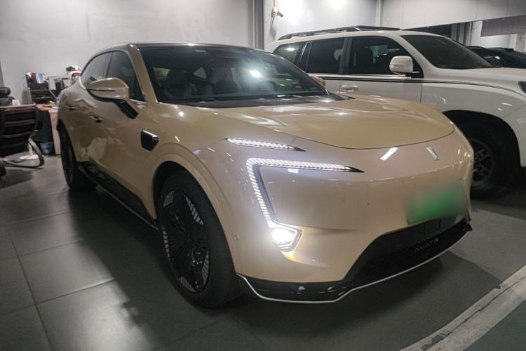 Used Avatr 11 2024 630 Rear-Wheel Drive Edition with Three Lasers Front Right 45 Deg