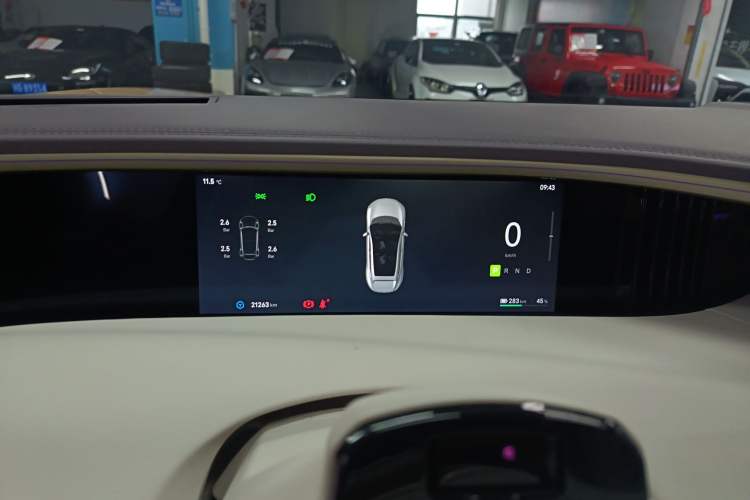 Used Avatr 11 2024 630 Rear-Wheel Drive Edition with Three Lasers Instrument Cluster