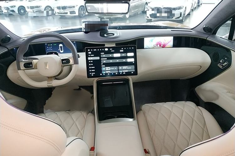 Used Avatr 11 2024 630 Rear-Wheel Drive Edition with Three Lasers Interior 2