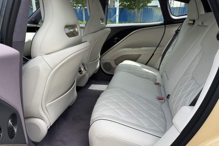 Used Avatr 11 2024 580 Three-Laser Four-Wheel Drive Luxury Edition Interior 2