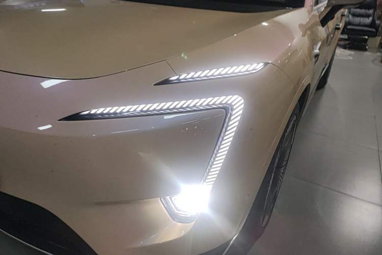Used Avatr 11 2024 630 Rear-Wheel Drive Edition with Three Lasers Left Front Headlight