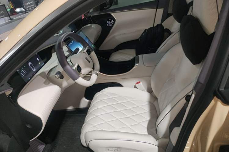 Used Avatr 11 2024 630 Rear-Wheel Drive Edition with Three Lasers Left Front Seat