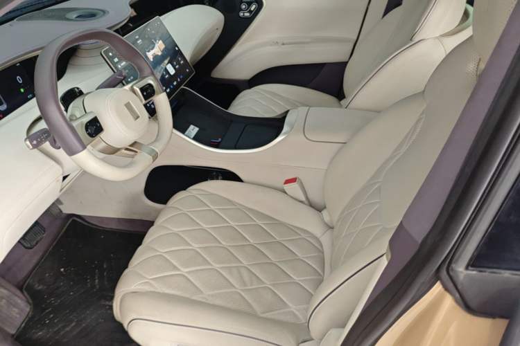 Used Avatr 11 2024 630 Rear-Wheel Drive Edition with Three Lasers Left Front Seat