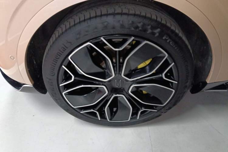 Used Avatr 11 2024 630 Rear-Wheel Drive Edition with Three Lasers Left Front Wheel Hub