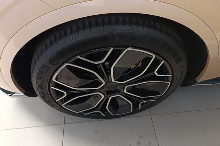 Used Avatr 11 2024 630 Rear-Wheel Drive Edition with Three Lasers Left Front Wheel Hub