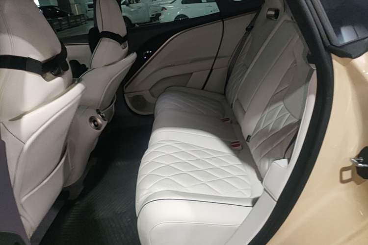 Used Avatr 11 2024 630 Rear-Wheel Drive Edition with Three Lasers Left Rear Seat
