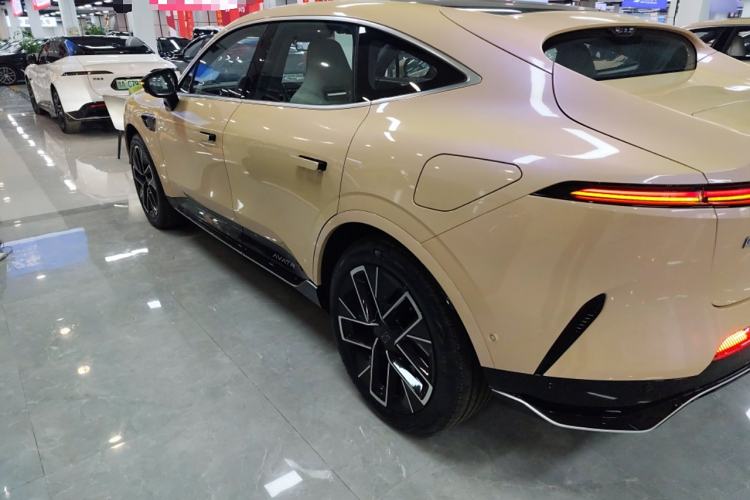 Used Avatr 11 2024 580 Three-Laser Four-Wheel Drive Luxury Edition Left Side