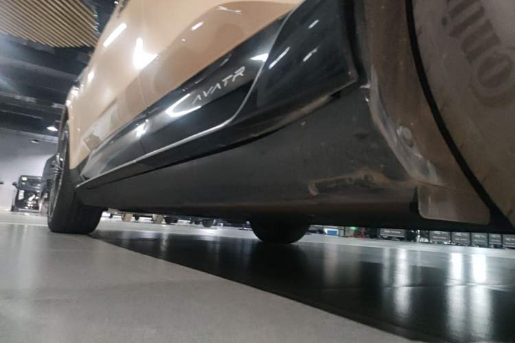 Used Avatr 11 2024 630 Rear-Wheel Drive Edition with Three Lasers Left Side Sill