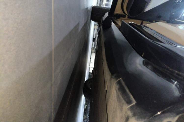 Used Avatr 11 2024 630 Rear-Wheel Drive Edition with Three Lasers Left Side Sill