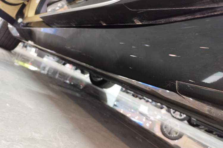 Used Avatr 11 2024 580 Three-Laser Four-Wheel Drive Luxury Edition Left Side Sill