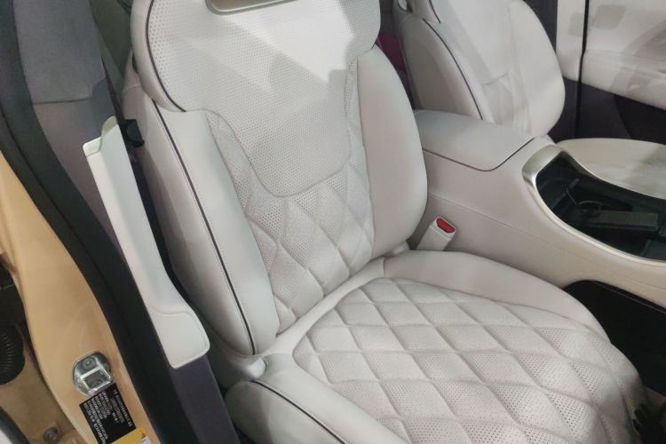 Used Avatr 11 2024 630 Rear-Wheel Drive Edition with Three Lasers Right Front Seat