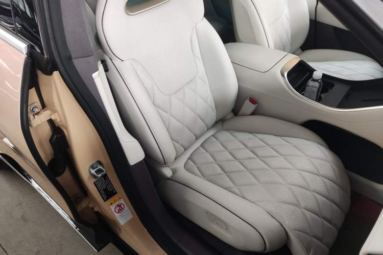 Used Avatr 11 2024 630 Rear-Wheel Drive Edition with Three Lasers Right Front Seat