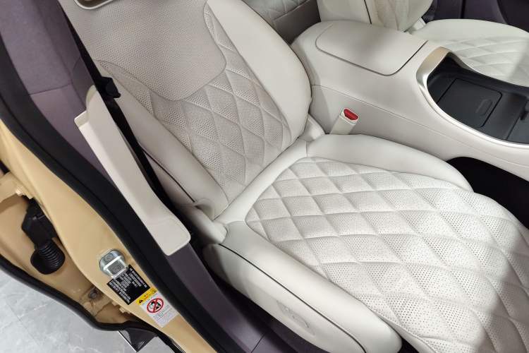 Used Avatr 11 2024 580 Three-Laser Four-Wheel Drive Luxury Edition Right Front Seat